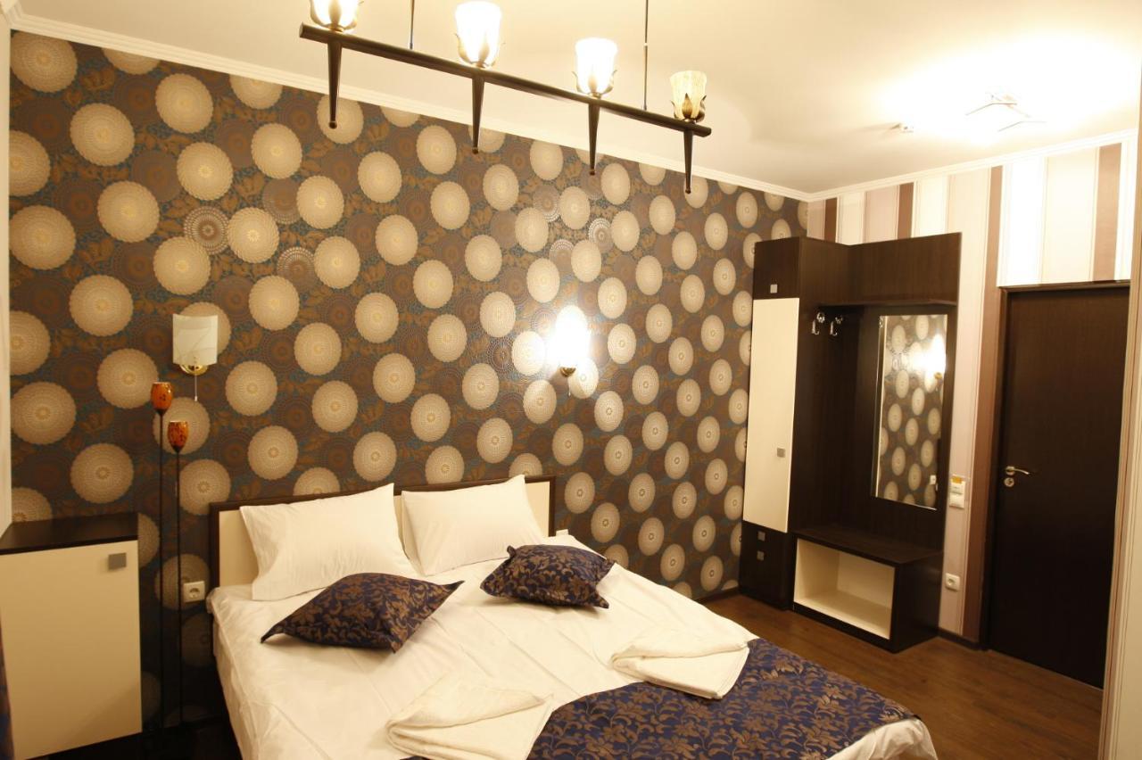 Iris Hotel Chişinău Extérieur photo