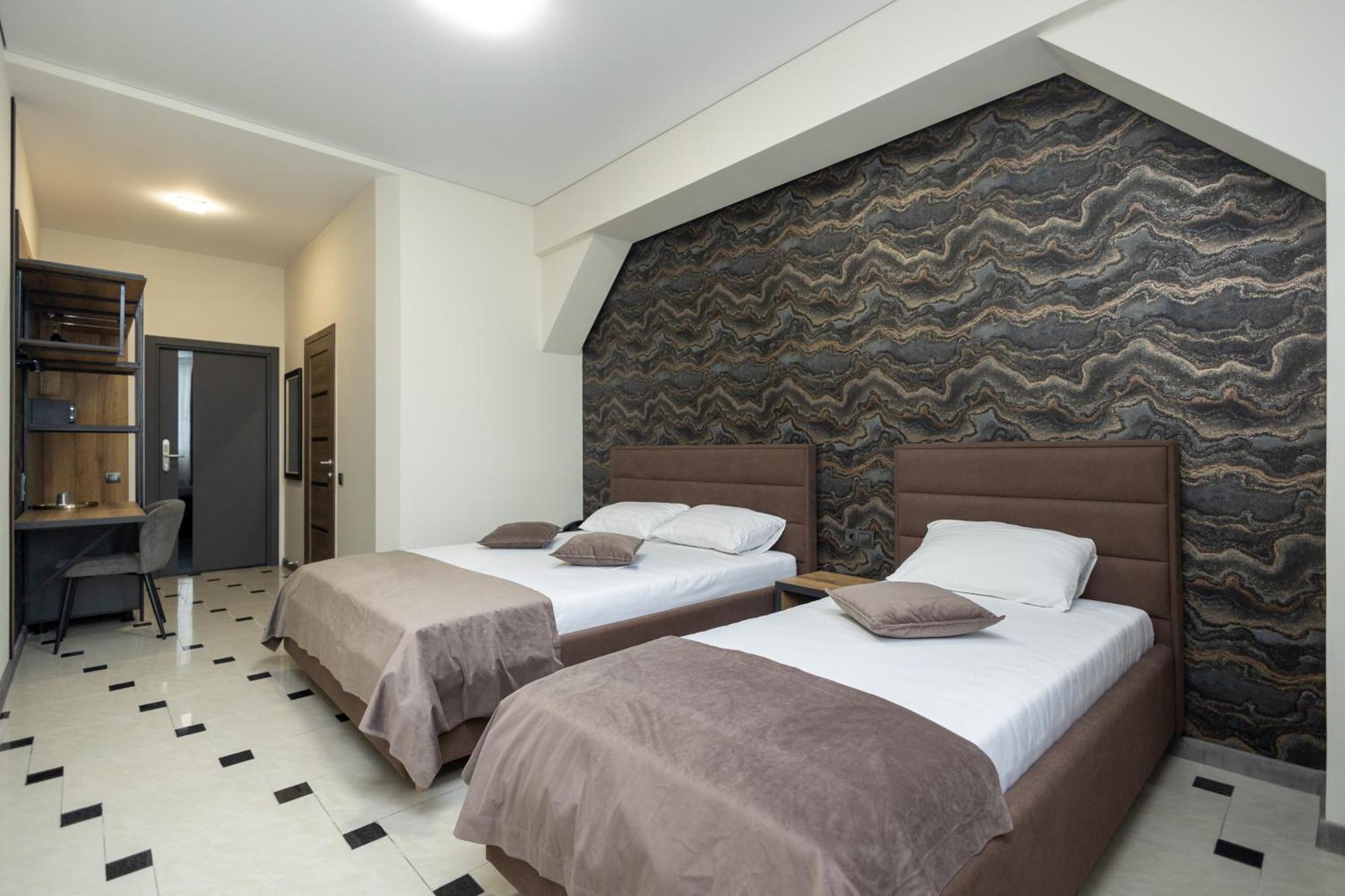 Iris Hotel Chişinău Extérieur photo