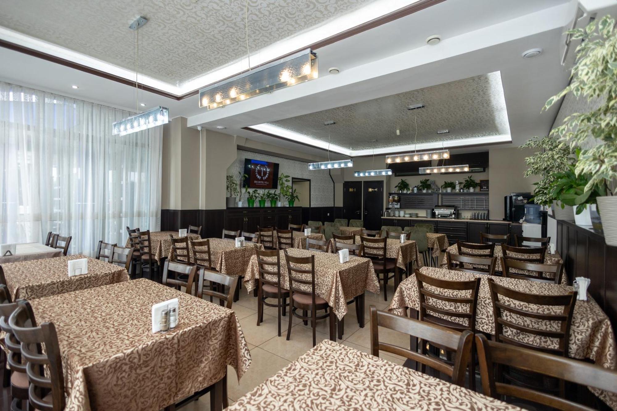 Iris Hotel Chişinău Extérieur photo