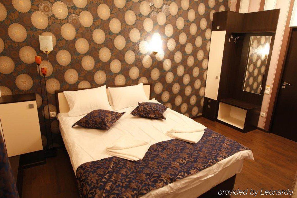 Iris Hotel Chişinău Extérieur photo