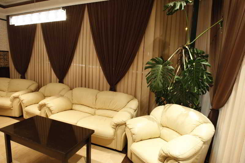 Iris Hotel Chişinău Extérieur photo