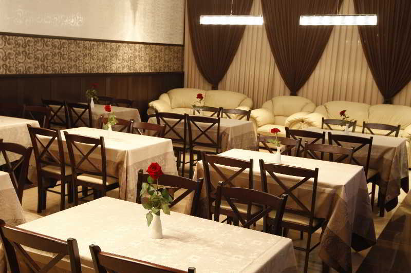 Iris Hotel Chişinău Extérieur photo