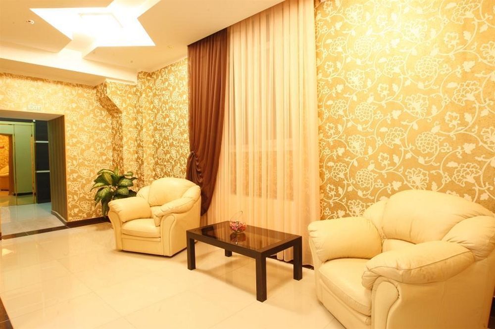 Iris Hotel Chişinău Extérieur photo