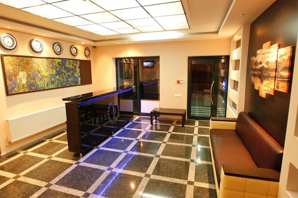 Iris Hotel Chişinău Extérieur photo