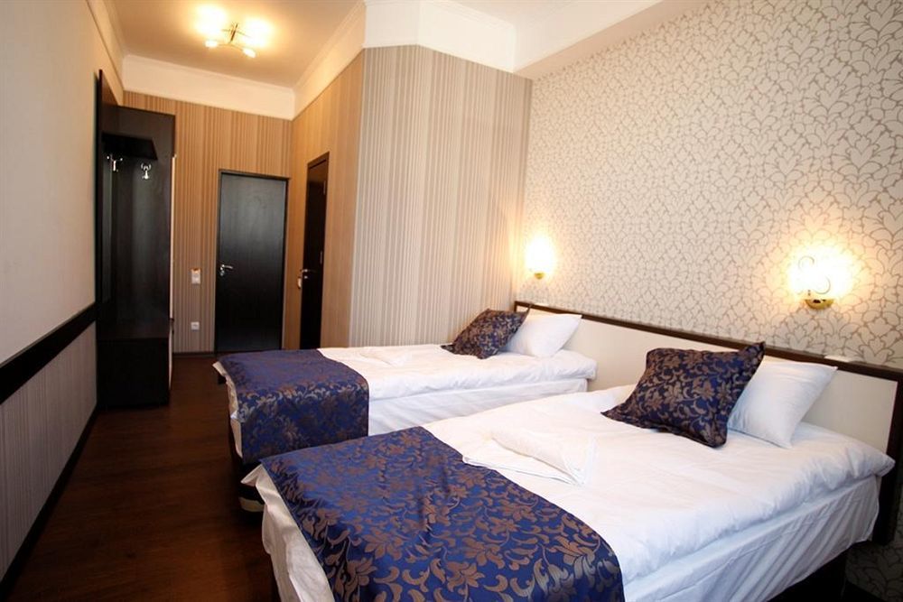 Iris Hotel Chişinău Extérieur photo